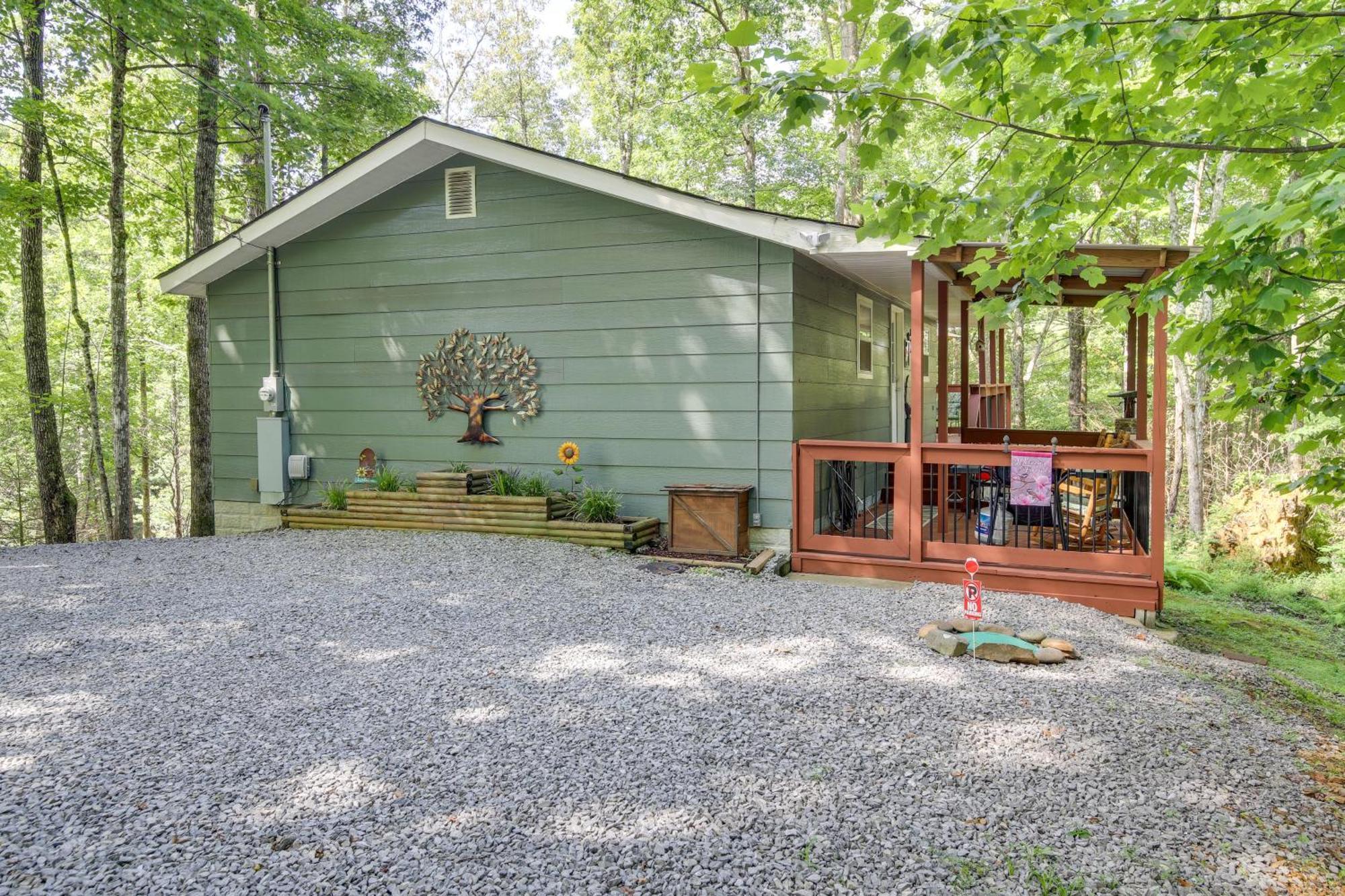 Quaint Smoky Mountain Cabin - 4 Mi To Gatlinburg! ภายนอก รูปภาพ